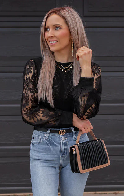 Spitzen-Top mit Strickmuster | Florale Ärmel | Elegante Leichtigkeit