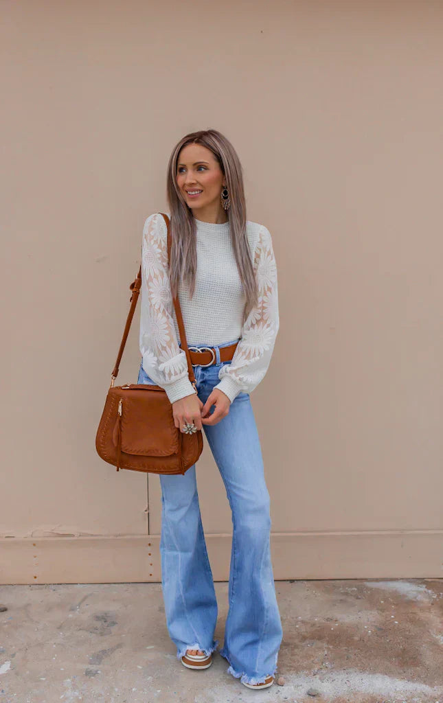 Spitzen-Top mit Strickmuster | Florale Ärmel | Elegante Leichtigkeit