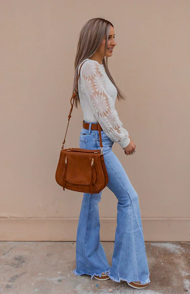 Spitzen-Top mit Strickmuster | Florale Ärmel | Elegante Leichtigkeit