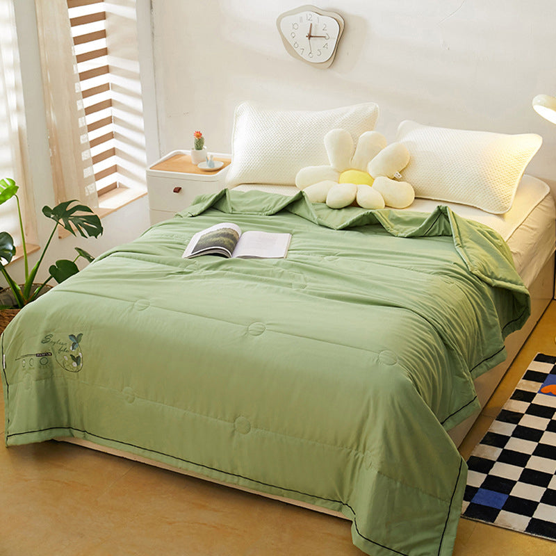 CoolLuxe™ | Kühlende Bettdecke aus Eisseide für den Sommer