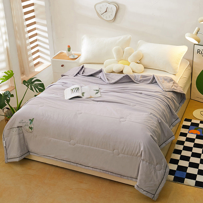 CoolLuxe™ | Kühlende Bettdecke aus Eisseide für den Sommer