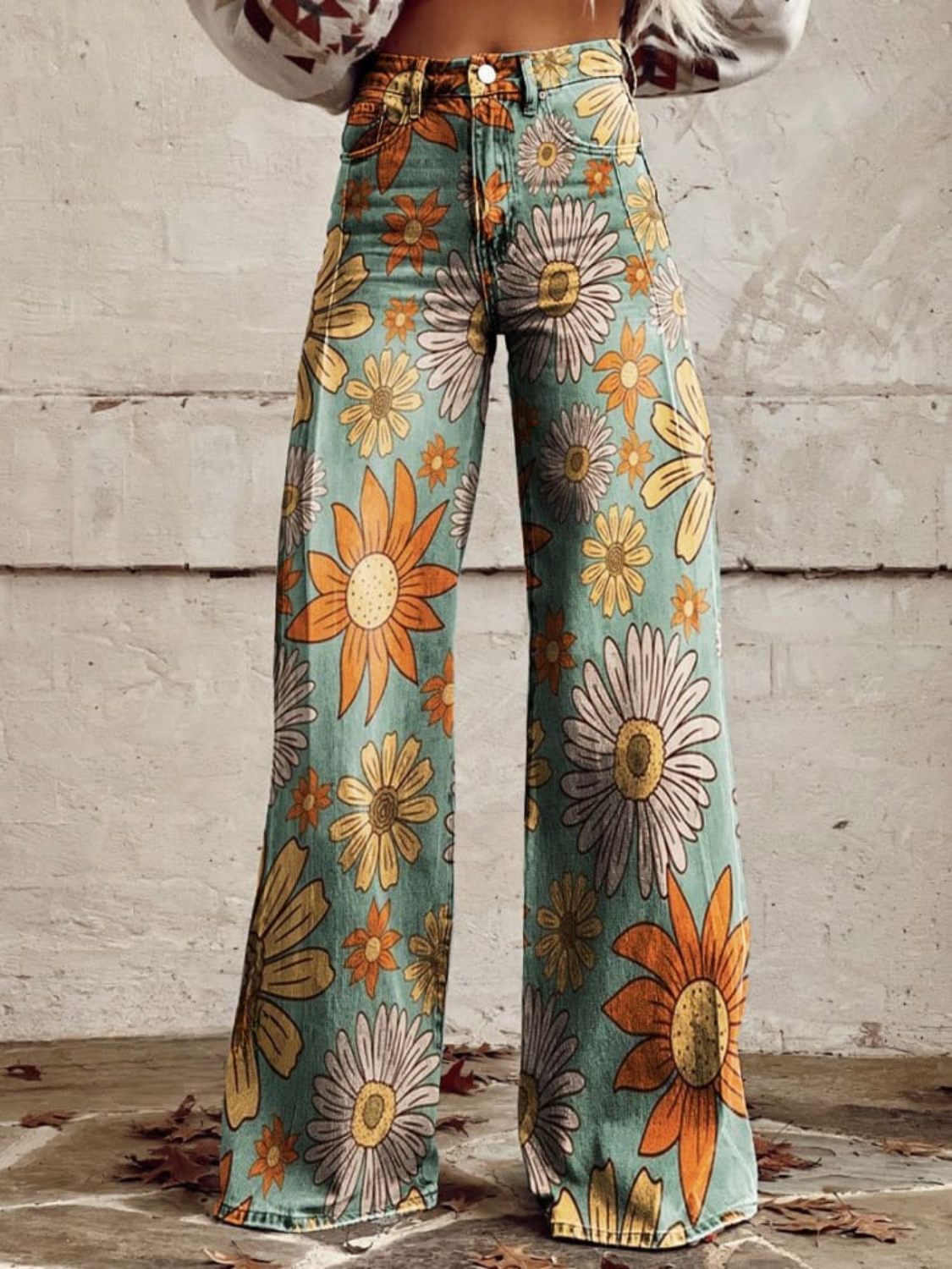 Weit geschnittene Jeans | High Waist | Blumenprint im Retro-Look
