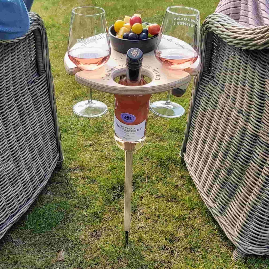 Picky™ | Faltbarer Picknicktisch mit Weinhalter