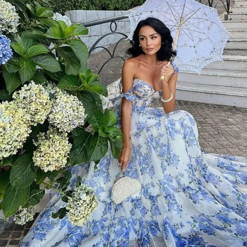 Pelina - Atemberaubendes Trägerloses Blaues Blumenkleid