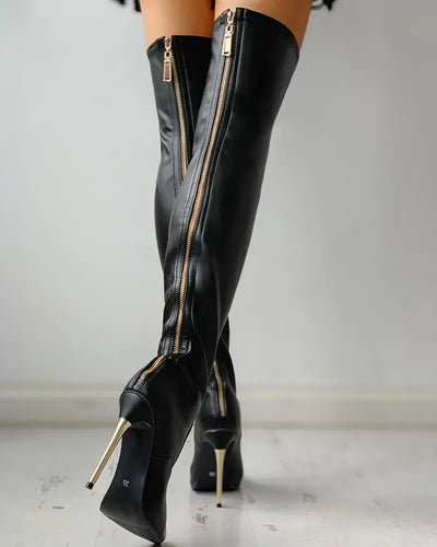 Damenstiefel aus schwarzem Leder mit niedrigem Absatz und elegantem Design