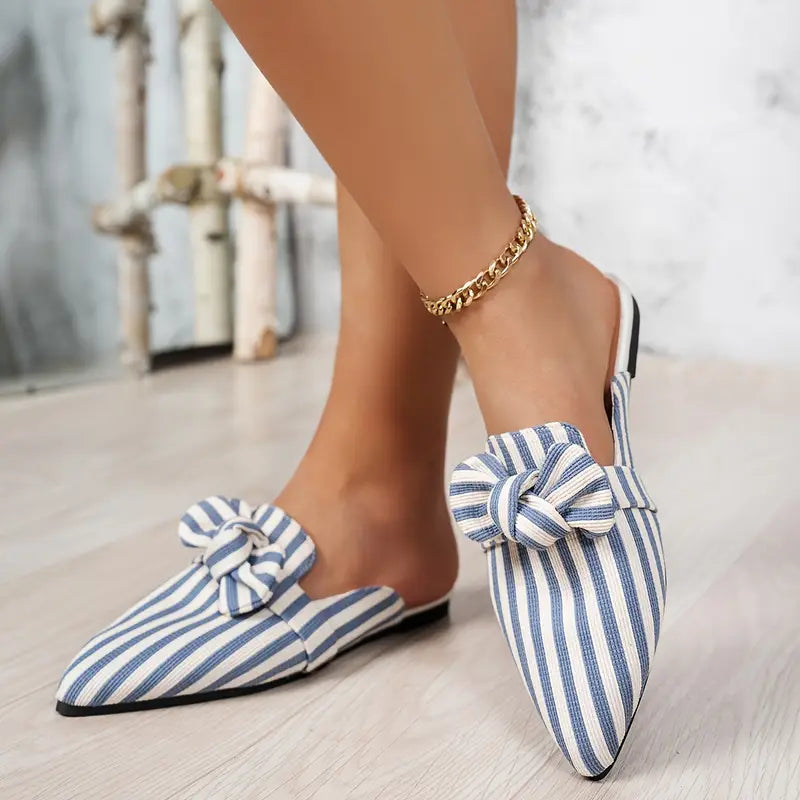 Mules mit Schleife | Spitz zulaufend | Feines Streifenmuster