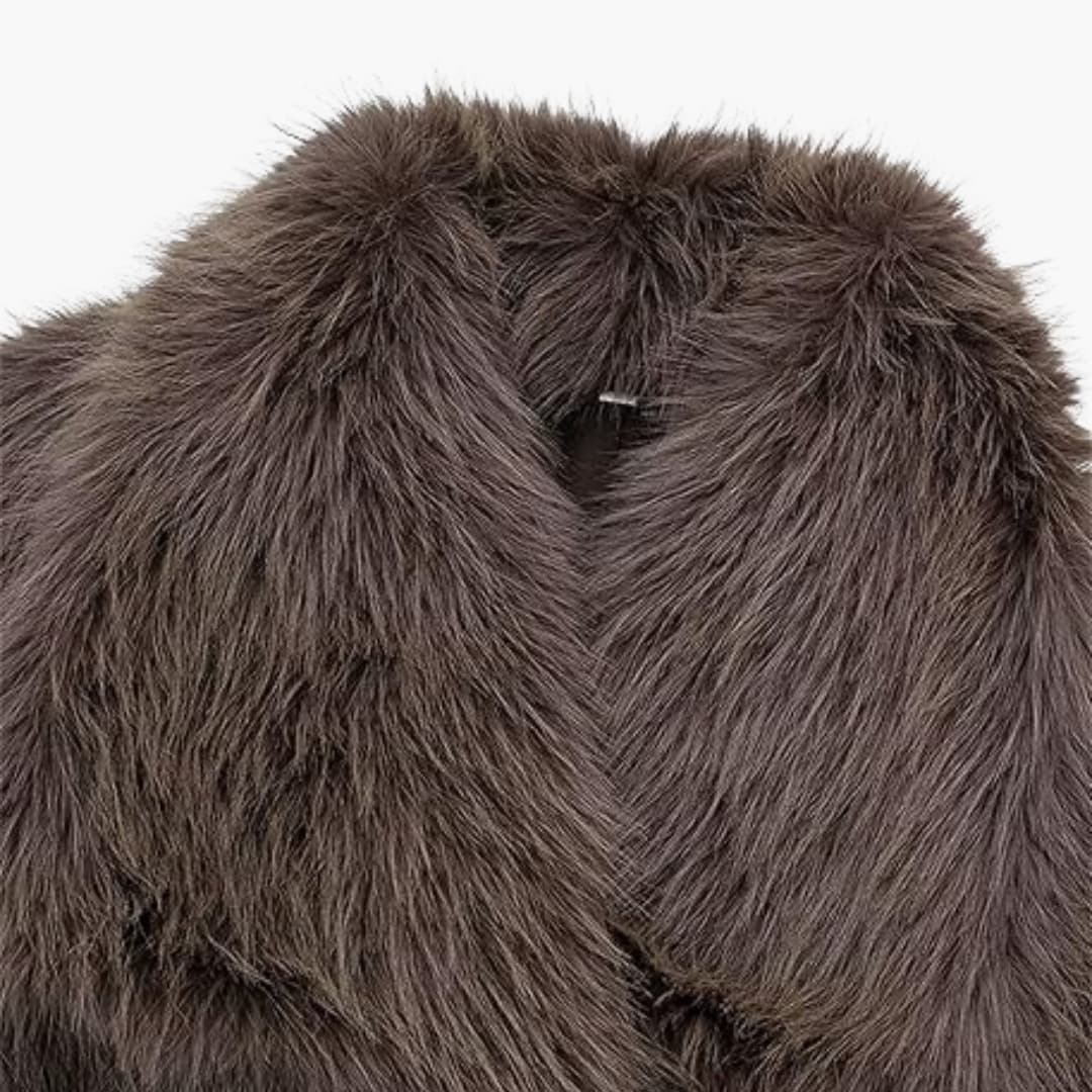 Mara | Flauschiger Mantel für Damen