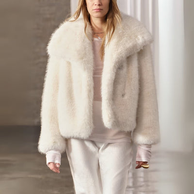 Mara | Flauschiger Mantel für Damen