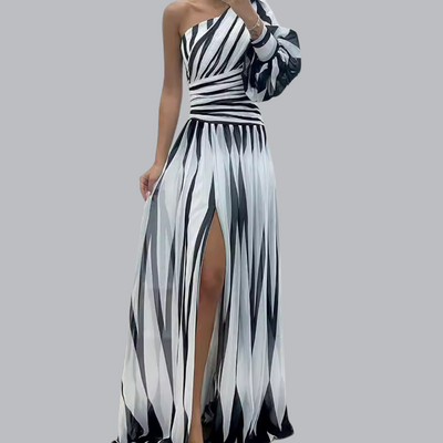 Nora™ | Asymmetrisches Maxikleid mit modernem Streifenmuster