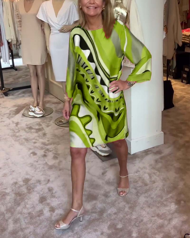 Kleid mit Retro-Print | A-Linienform | Fließender Schnitt