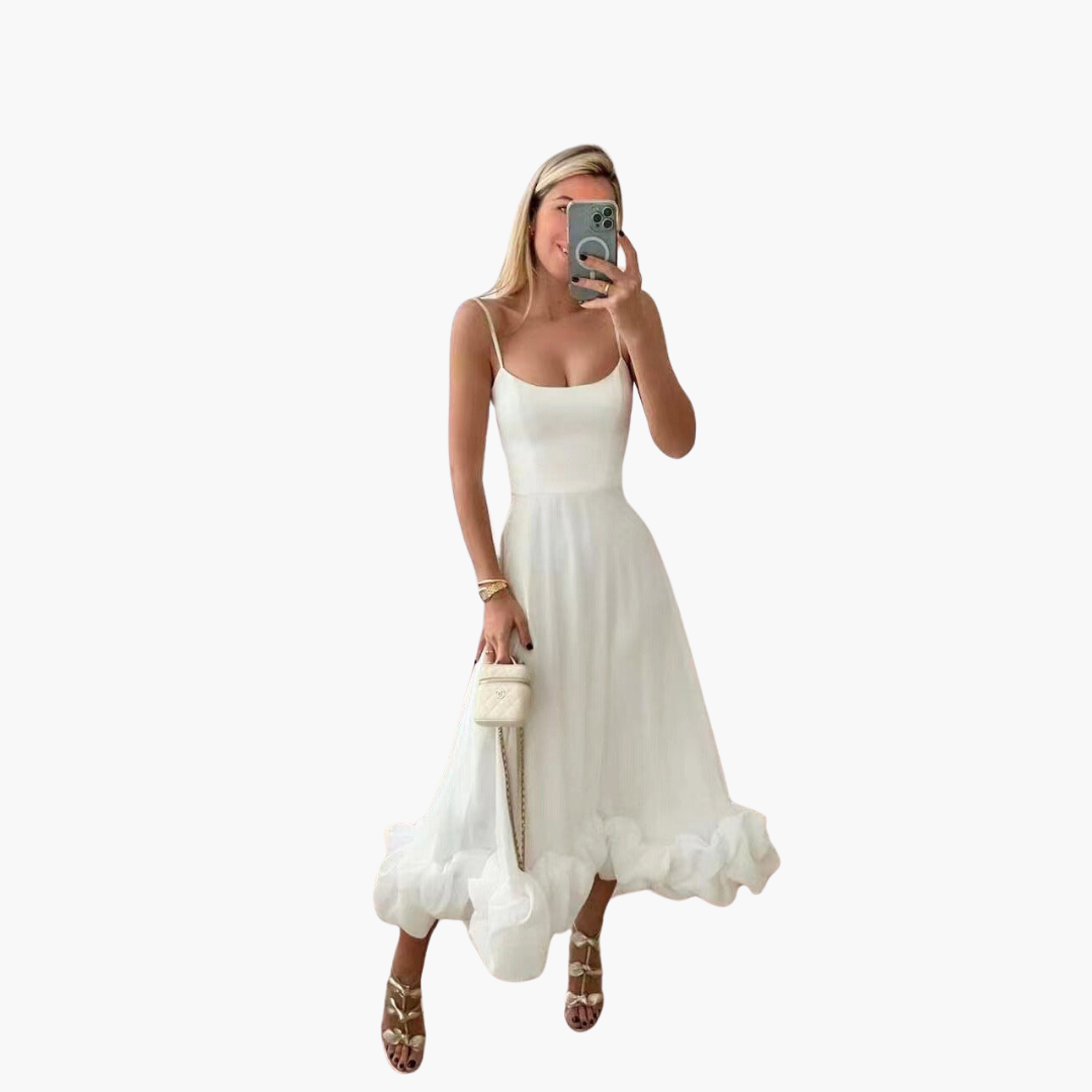 Elegantes fließendes Kleid für Frauen - mit Rüschen am Saum