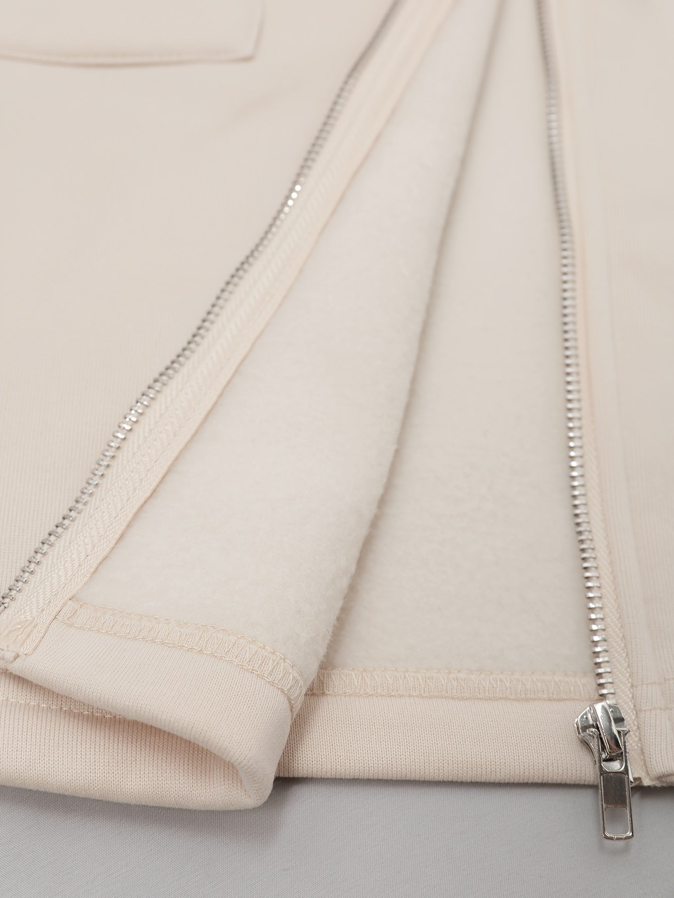 Nicola – Langärmelige Jacke Mit Seitentaschen