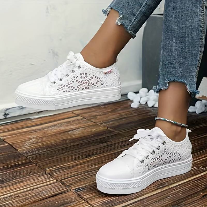 Monique - Trendige und leichte Sneaker aus Spitze