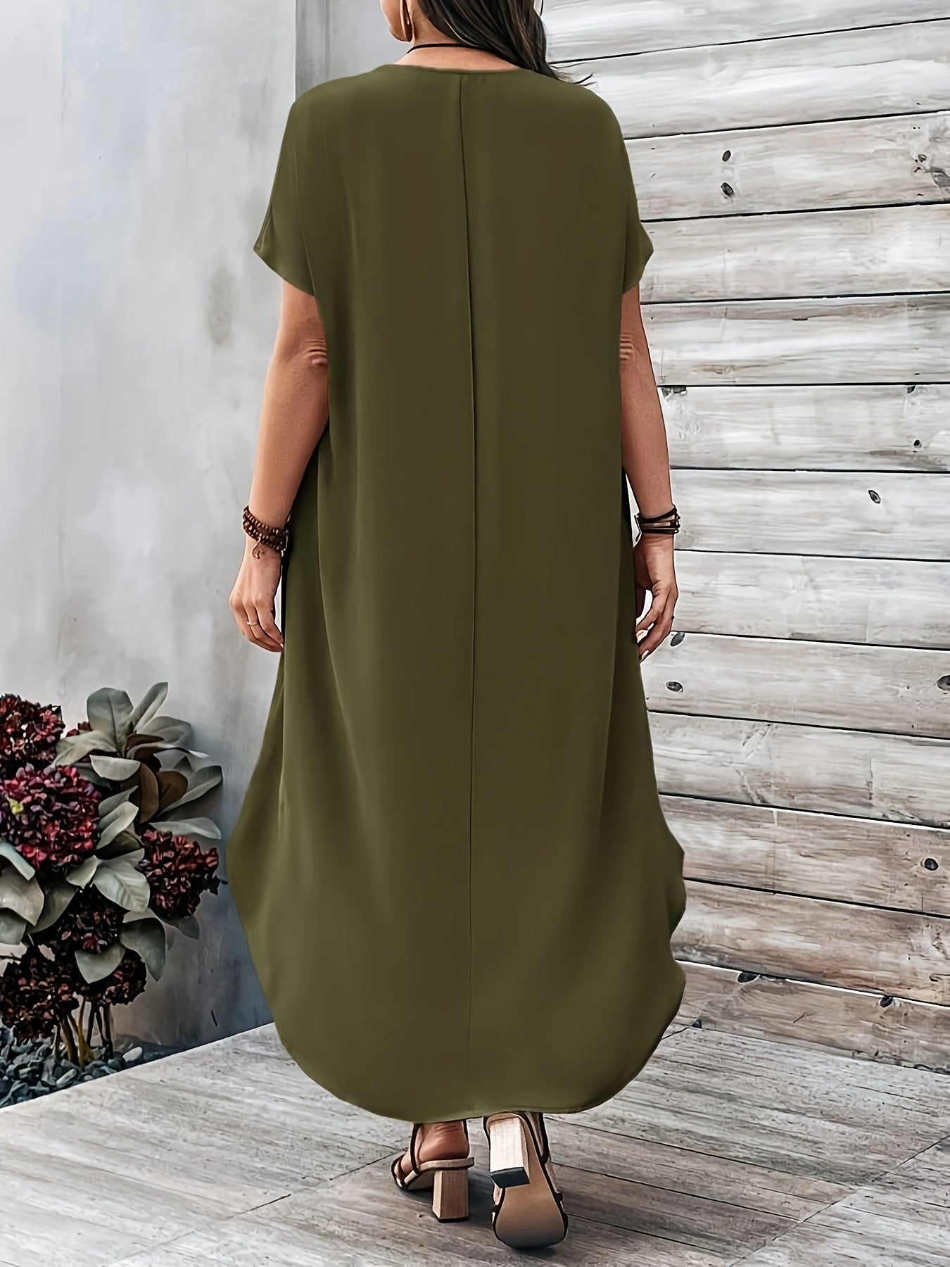 Sofia | Plus Size V-Ausschnitt-Kleid