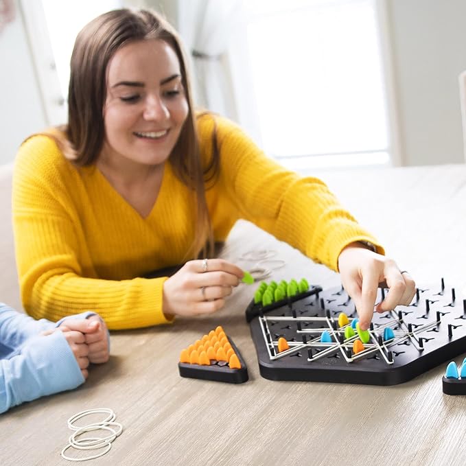 KnotLogic™ | Ketten-Dreieck-Schachspiel