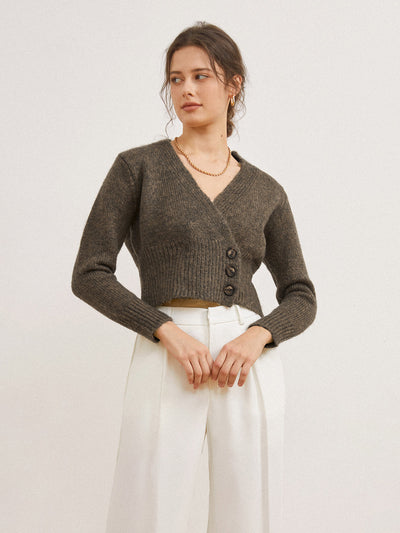 Strickcardigan mit V-Ausschnitt | Asymmetrische Knopfleiste | Cropped-Länge