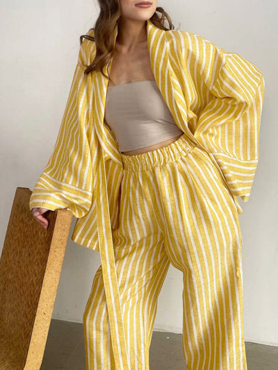 Zweiteiliges Set mit Streifen | Wickelbluse & Weite Hose | Modern und Lässig