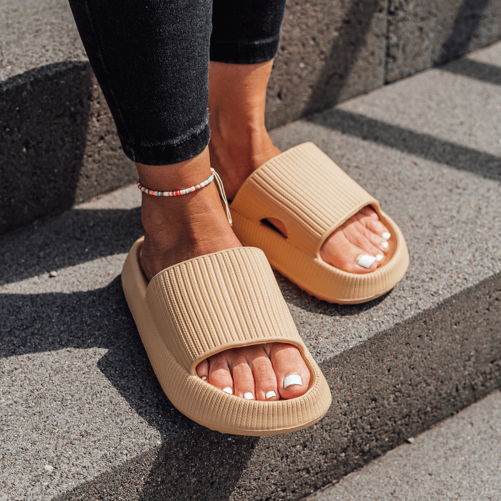 Slide-Sandale mit Strukturband | Extra-Sohle | Bequem & Modern