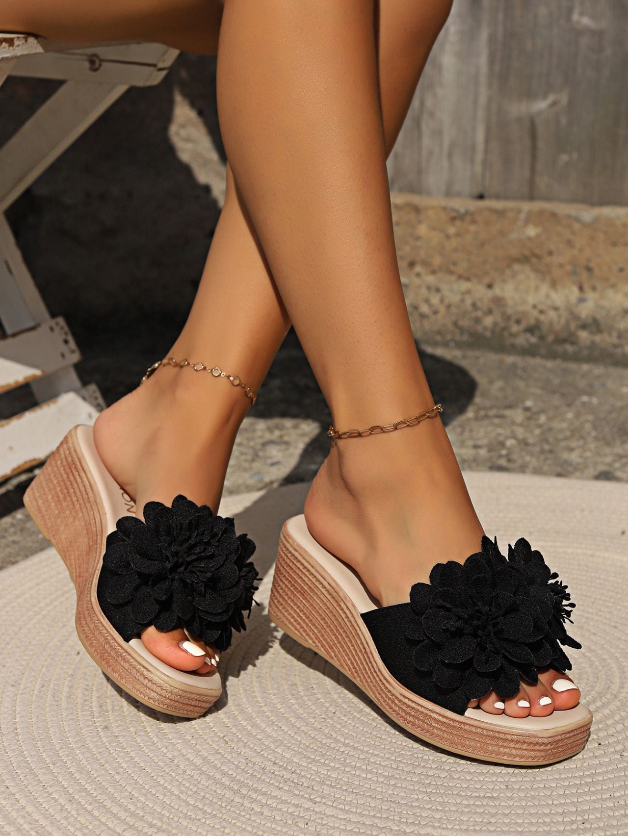 Keilsandale mit 3D-Blume | Riemenlos | Romantisch & Sommerlich