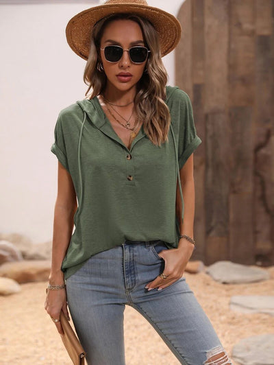 Kapuzen-Shirt mit Knopfleiste | Kurzarm | Lässig & Vielseitig