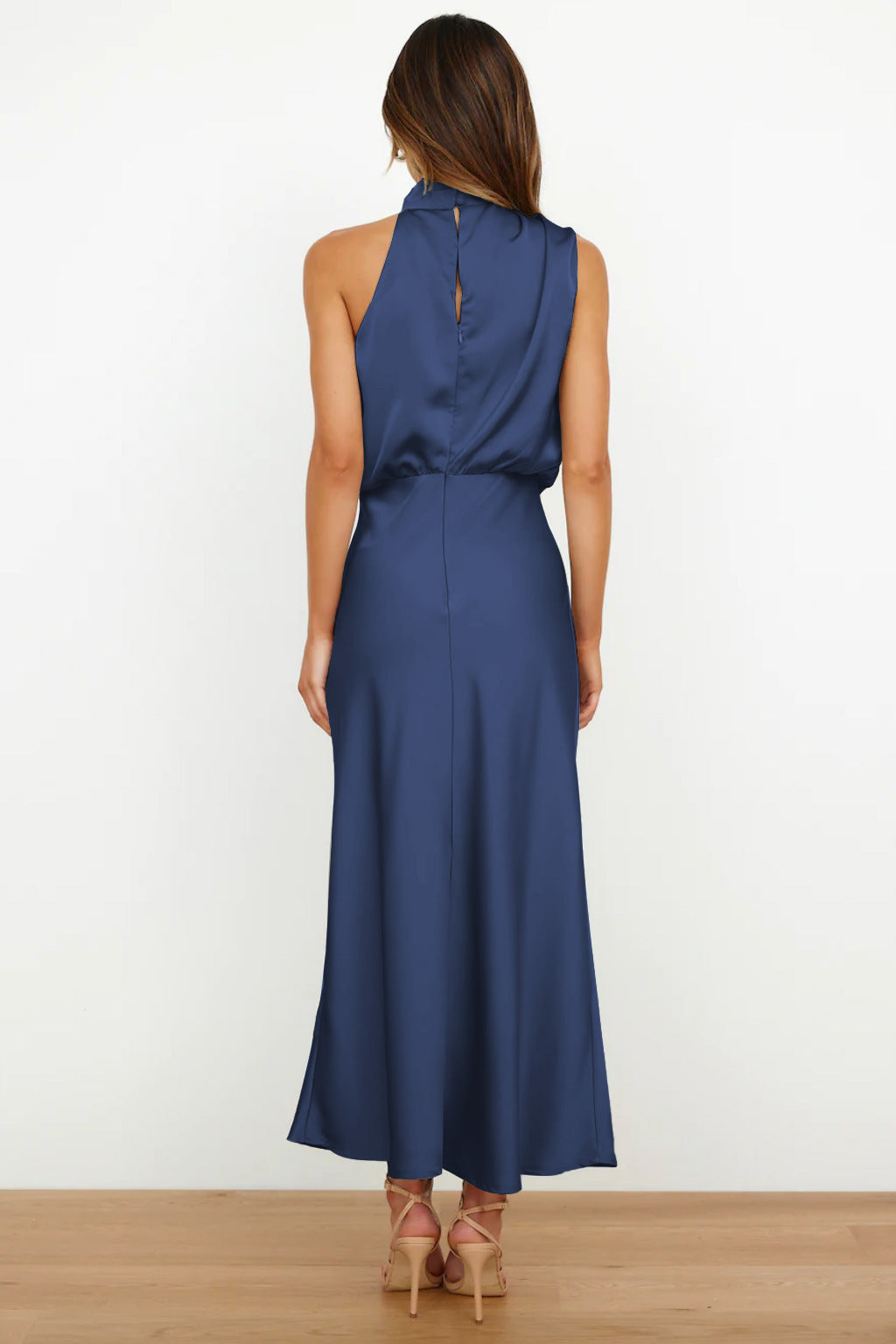 Lydia | Langes Kleid mit Halterneck
