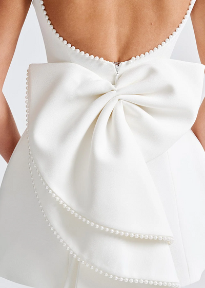 Minikleid für Damen mit Perlendetails, ärmellos, runder Ausschnitt