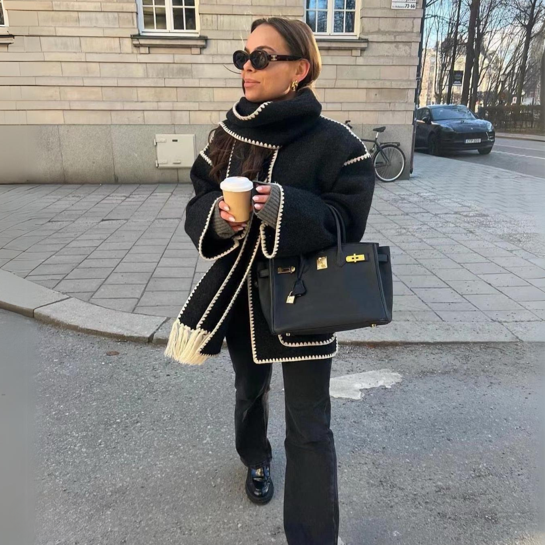 VICTORIA | LUXURIÖSE JACKE MIT KNÖPFEN