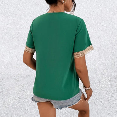 Bluse mit V-Ausschnitt | Spitzen-Details | Luftig & Elegant