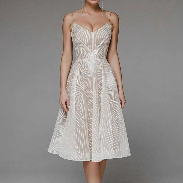 Cynthia - Ein elegantes Abendkleid für Damen