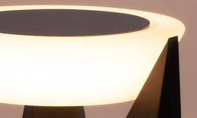 Solarbetriebene LED-Außenlampe mit geometrischem Design