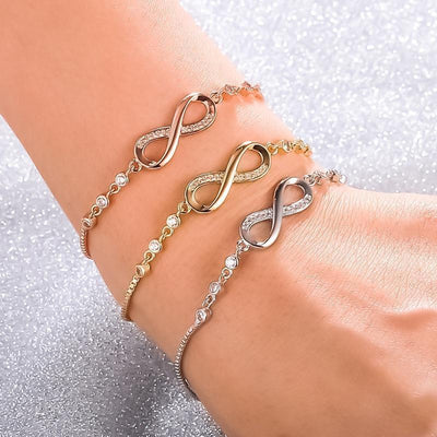 Verstellbares Infinity-Armband in Silber