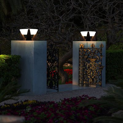 Solarbetriebene LED-Außenlampe mit geometrischem Design