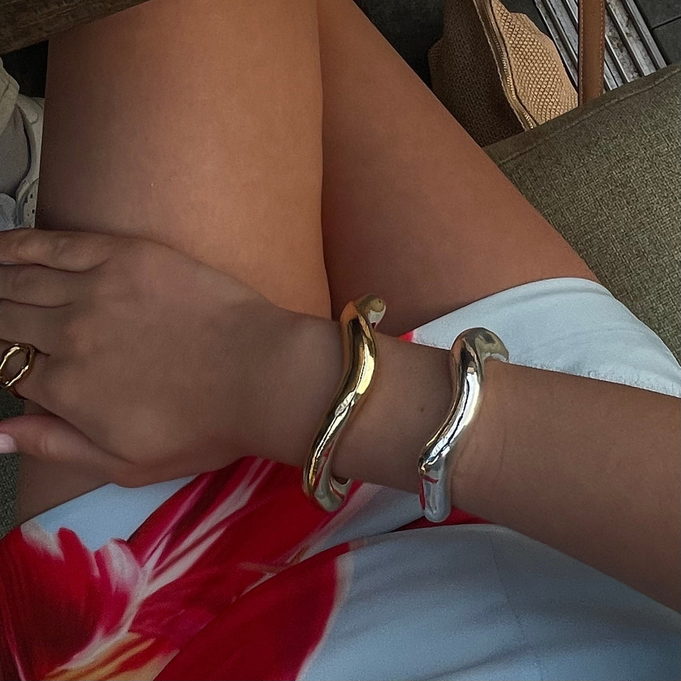 Elegantes Offenes Gold Armband – Stilvolles Highlight für deinen Look