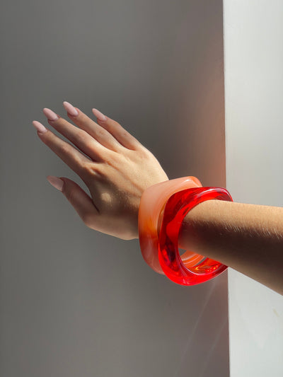 Stilvolles Armreif in Erdbeerrot – Ein lebendiger Akzent für deinen Look