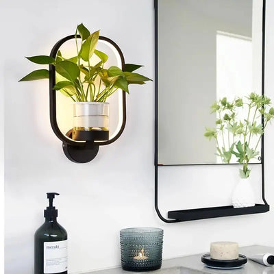 GlowPlant™ – Wandlicht mit Stil & integriertem Pflanzgefäß