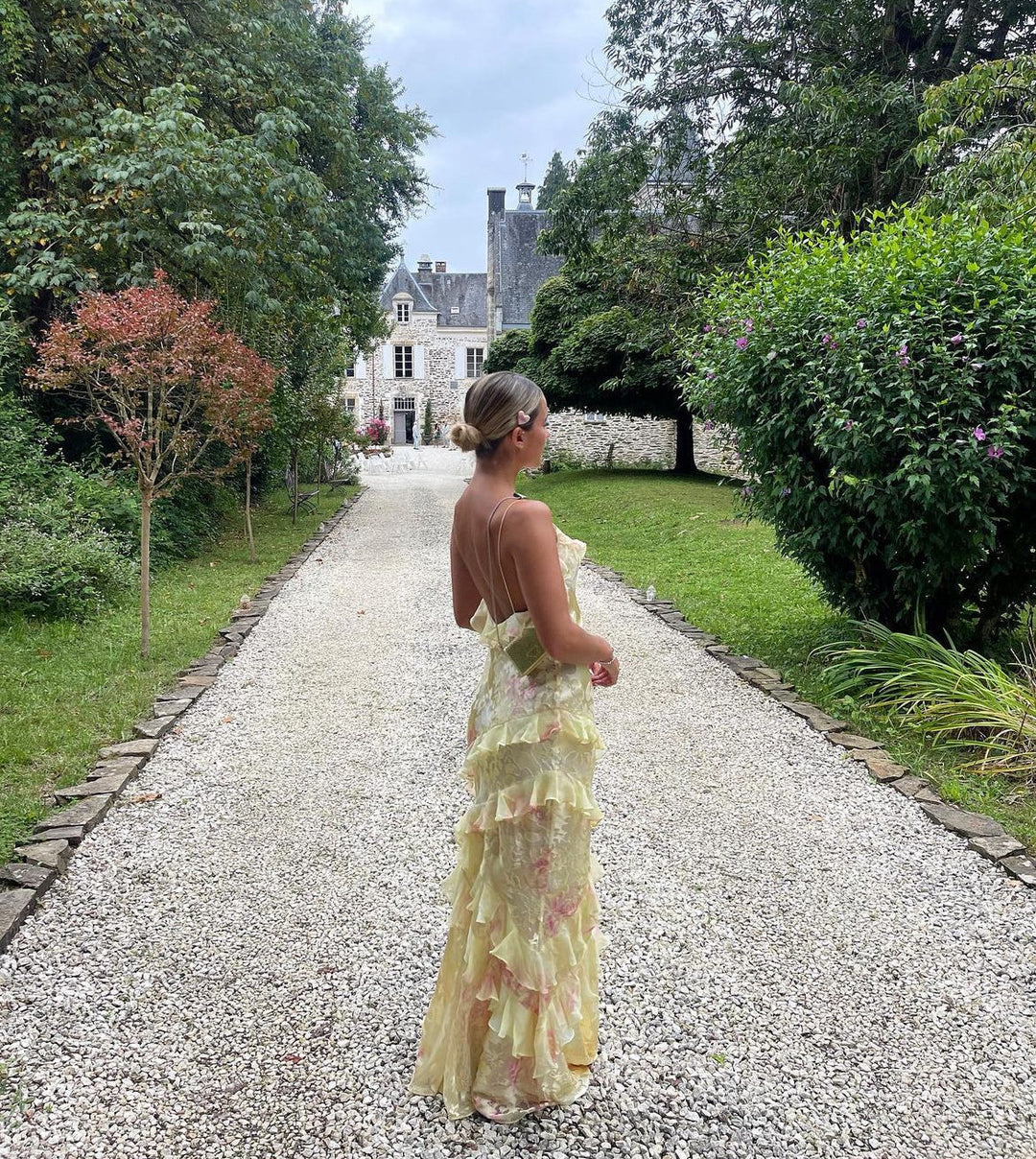 Estella Rüschen-Maxikleid mit offenem Rücken und fließendem Schnitt