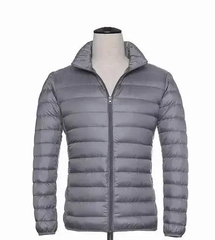 Remi | Sleek Ultralight Design Herren-Kapuzenjacke