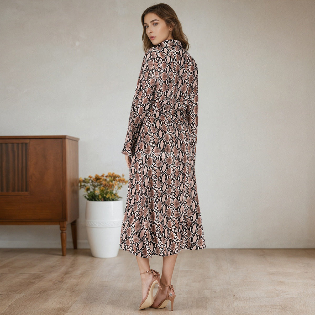 Damen Etuikleid mit Schlangenmotiv und langem Ärmel Fudus