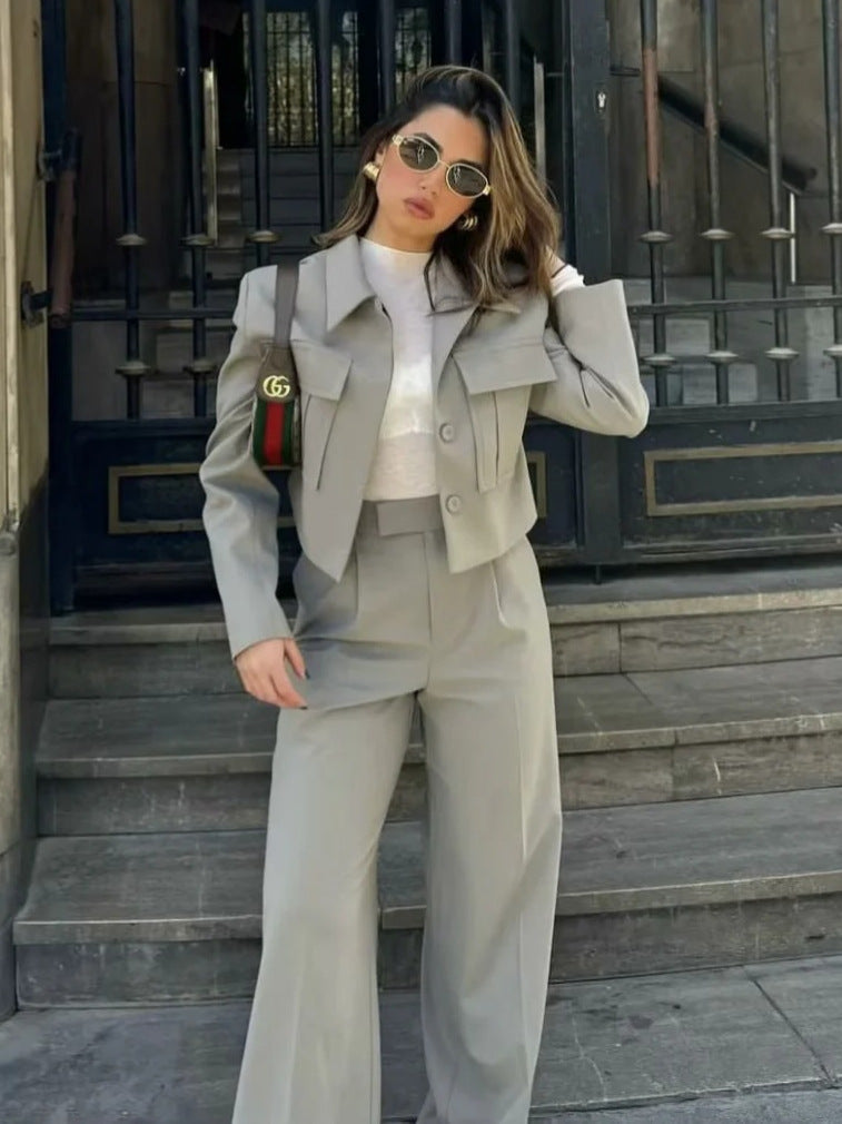 Zweiteiliger Anzug | Cropped Blazer | Gerade Hose