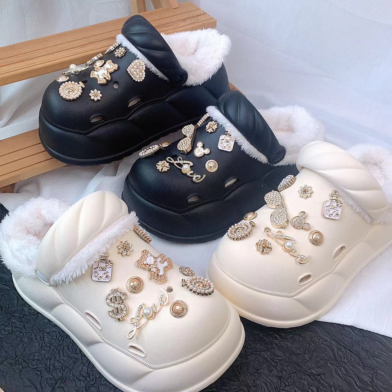 Damen modische Hausschuhe mit Schmuckelementen Fudus