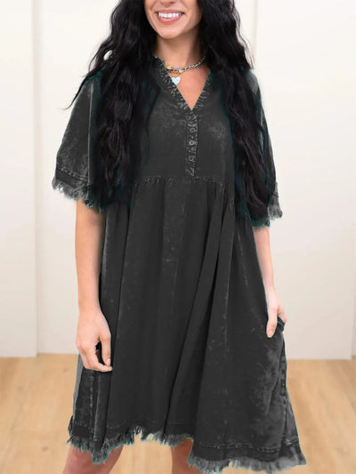 Damen Sommerkleid mit eleganter Knopfleiste und fransigem Saum Fudus