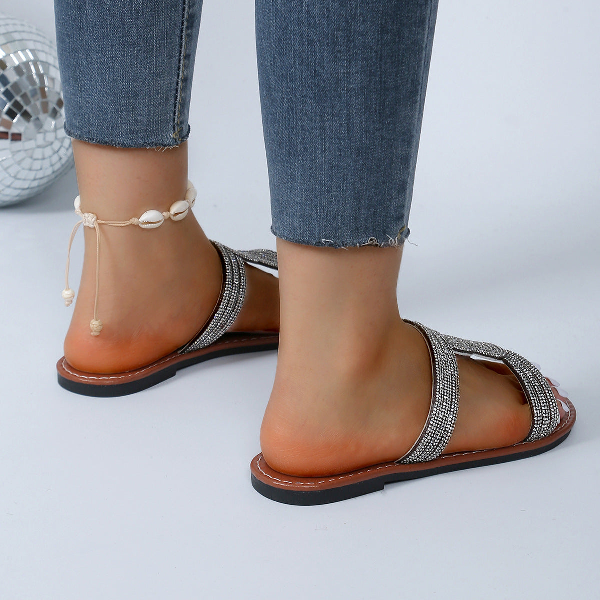 Damen Glamouröse Slipper mit schimmernden Akzenten und verstellbaren Riemen Fudus