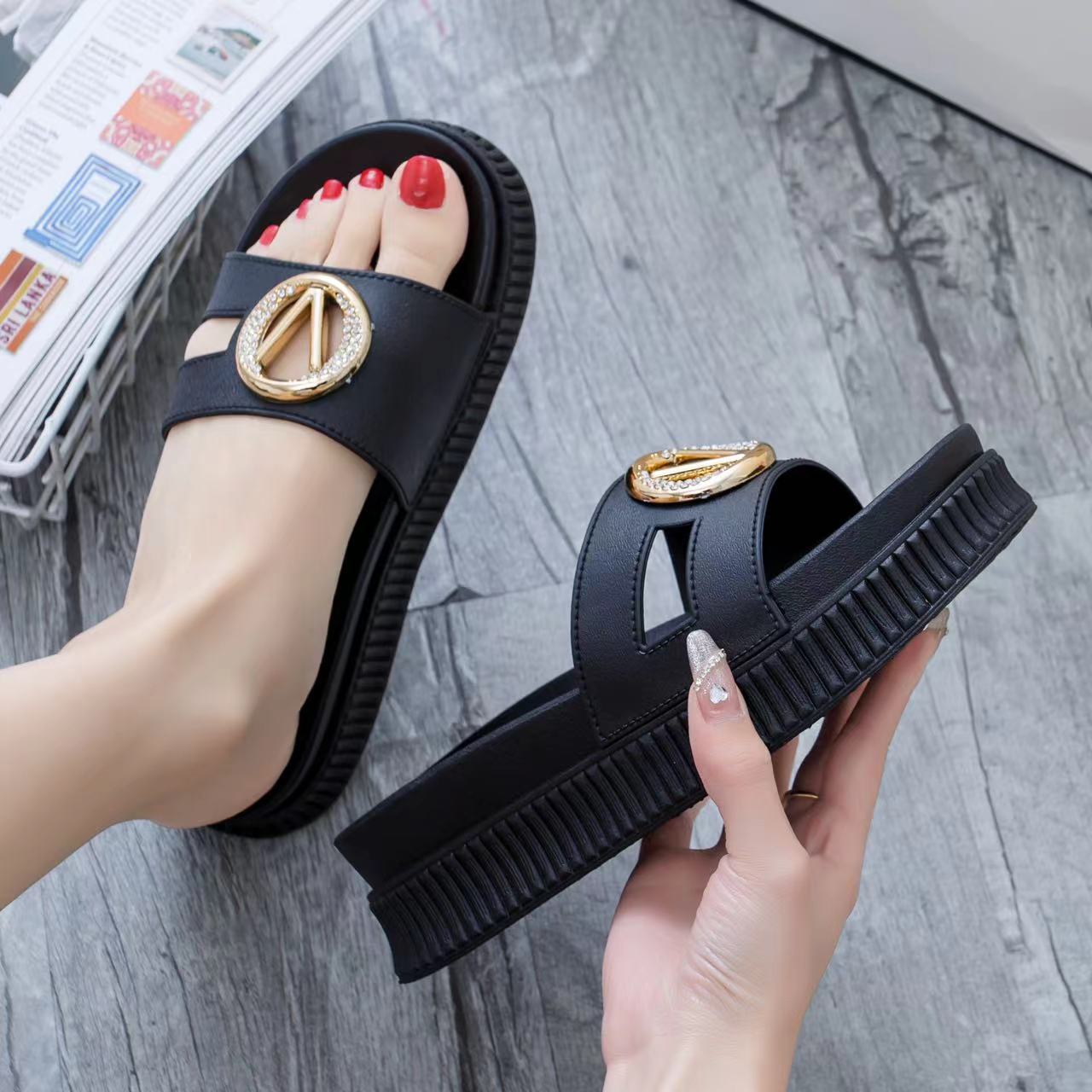 Damen Modische Pantoletten mit luxuriösem Schmuckdetail und rutschfester Sohle Fudus