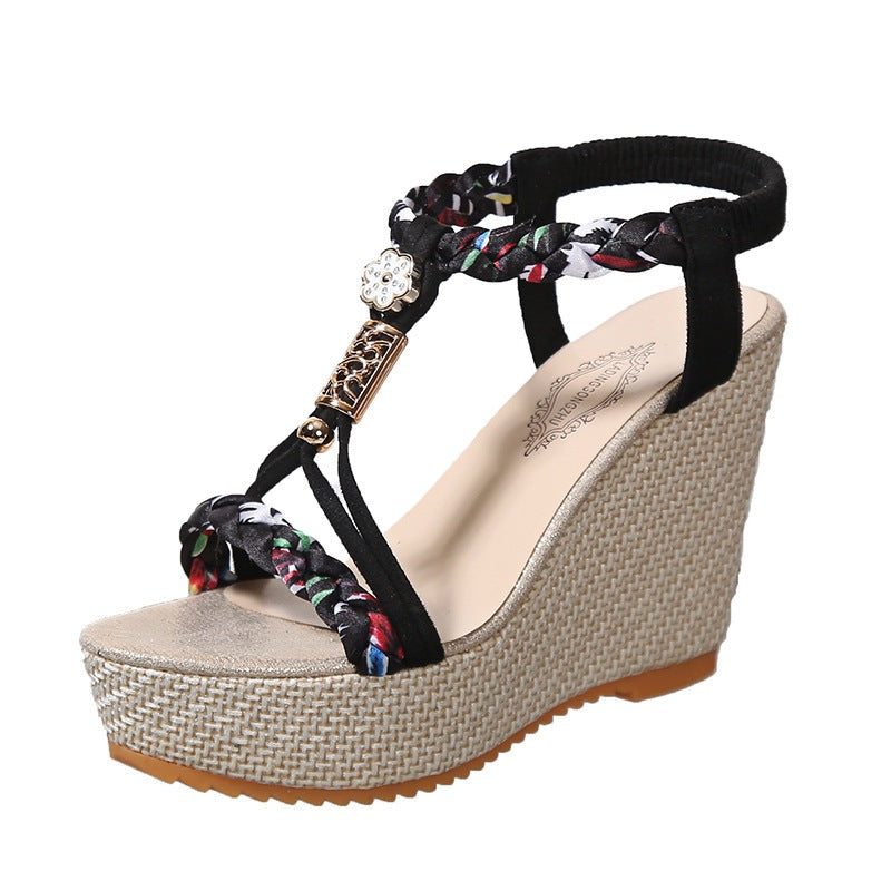 Damen Wedge-Sandalen mit farbenfrohem geflochtenem Riemendesign und komfortablem Fußbett Fudus