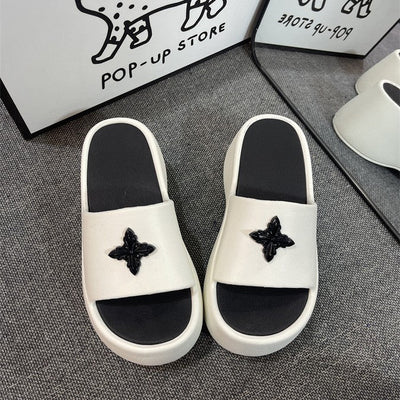 Damen Komfortable und stylische Pantoletten mit eleganter Floral-Applikation Fudus