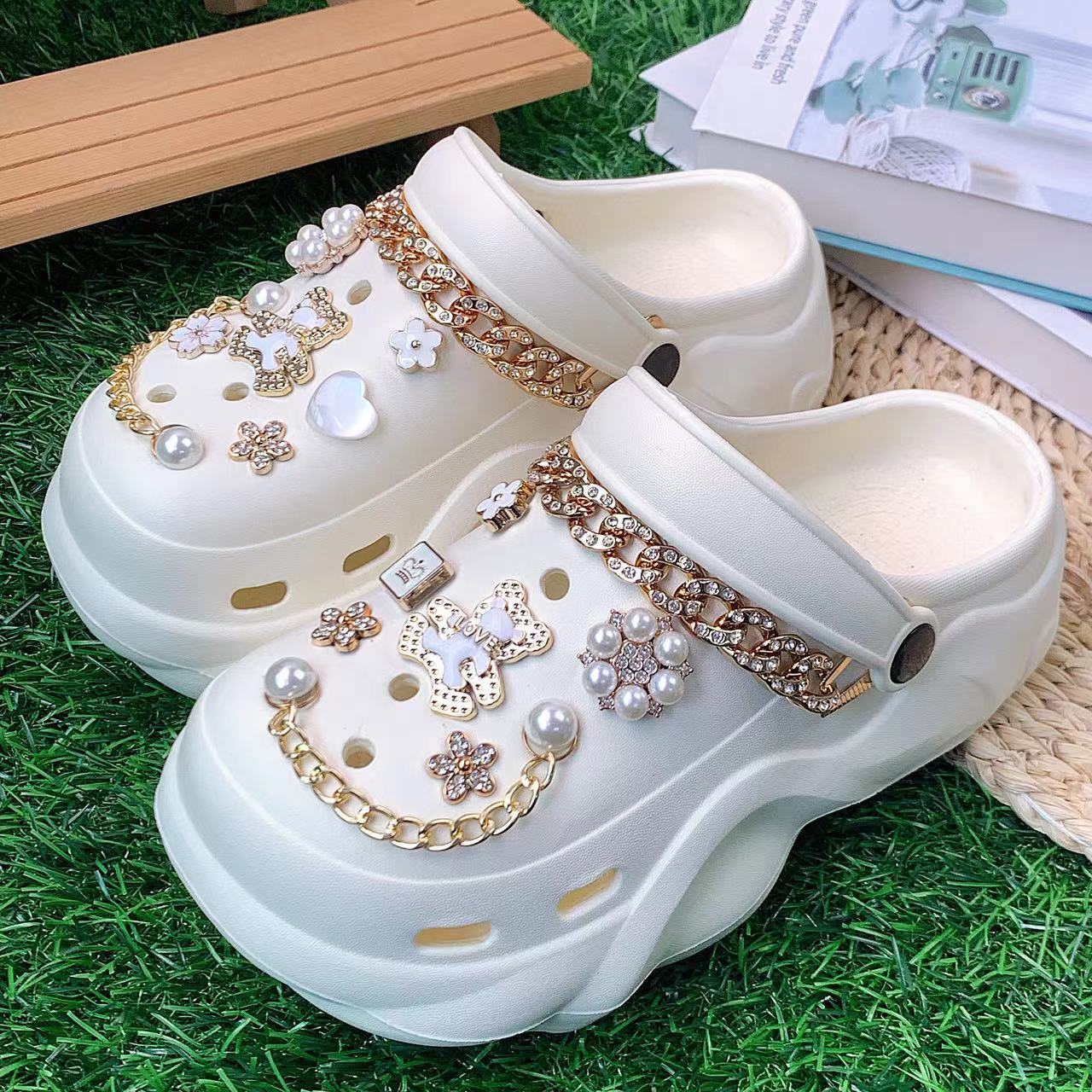 Damen Komfortable Clogs mit luxuriösen Schmuckdetails Fudus