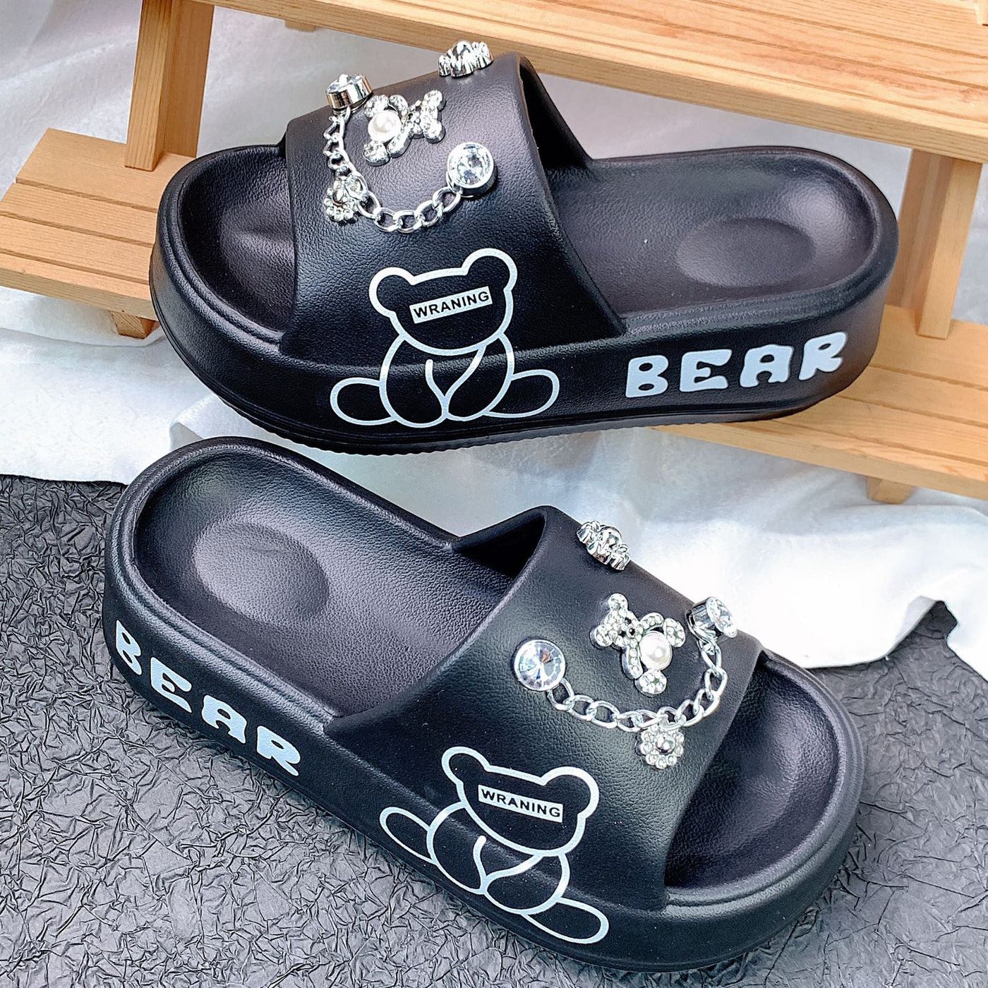 Damen Elegant verzierte Slipper-Sandalen mit eleganten Applikationen Fudus