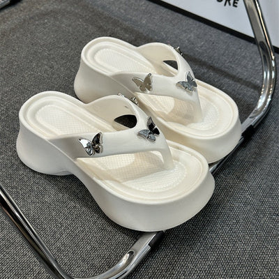 Damen Komfortable Flip-Flops mit eleganten Schmetterlingsakzenten und ergonomischer Sohle Fudus