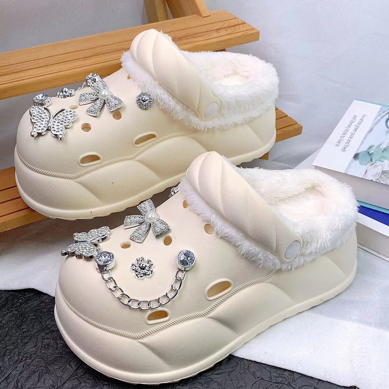Damen Elegante und bequeme Hausschuhe mit dekorativem Schmuck Fudus