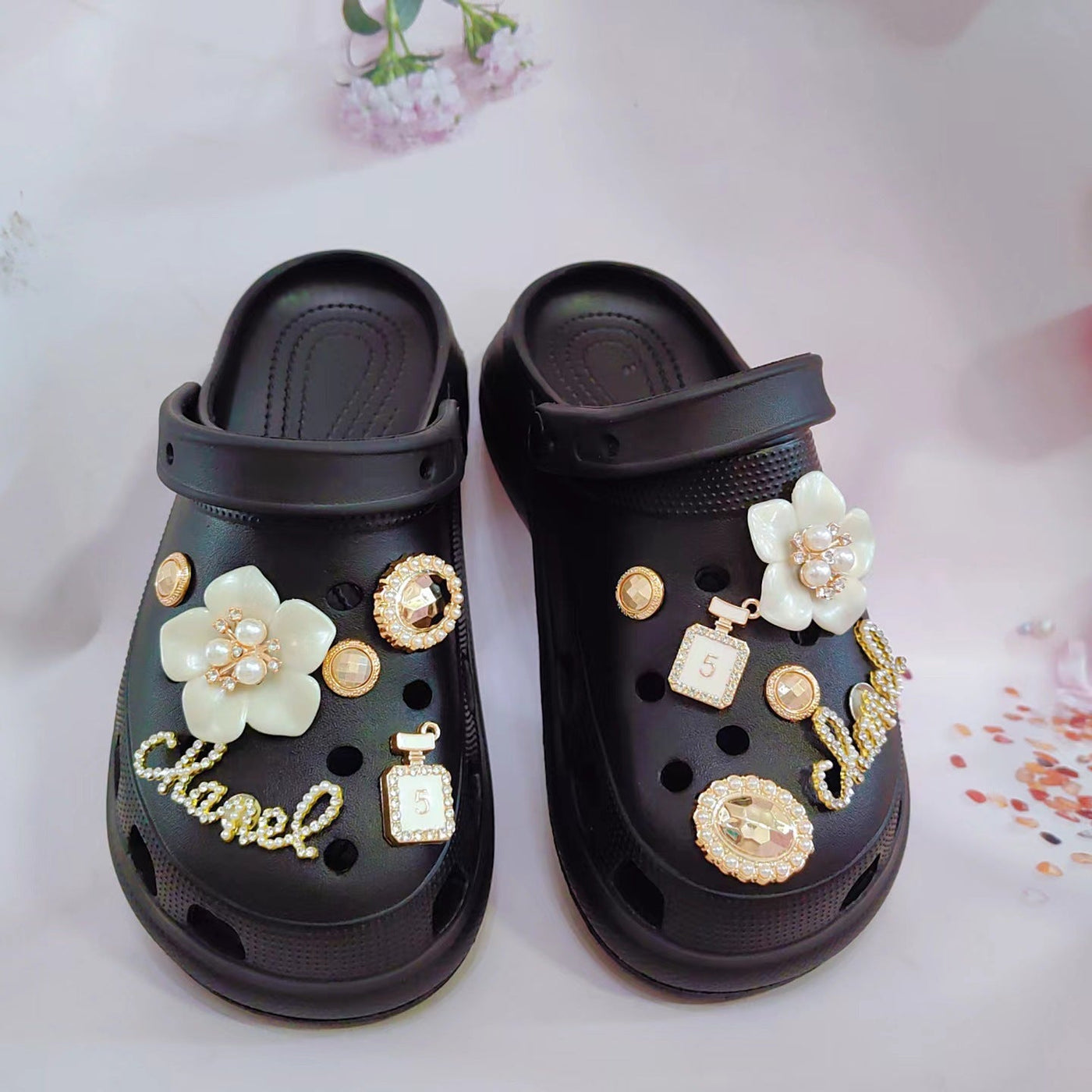 Damen Elegante und verzierte Clogs mit funkelnden Applikationen Fudus